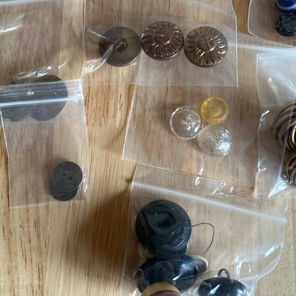 Vintage button lot - Picture 6 of 6